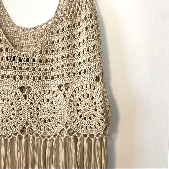 Crochet & Fringe tank - Picture 3 of 7